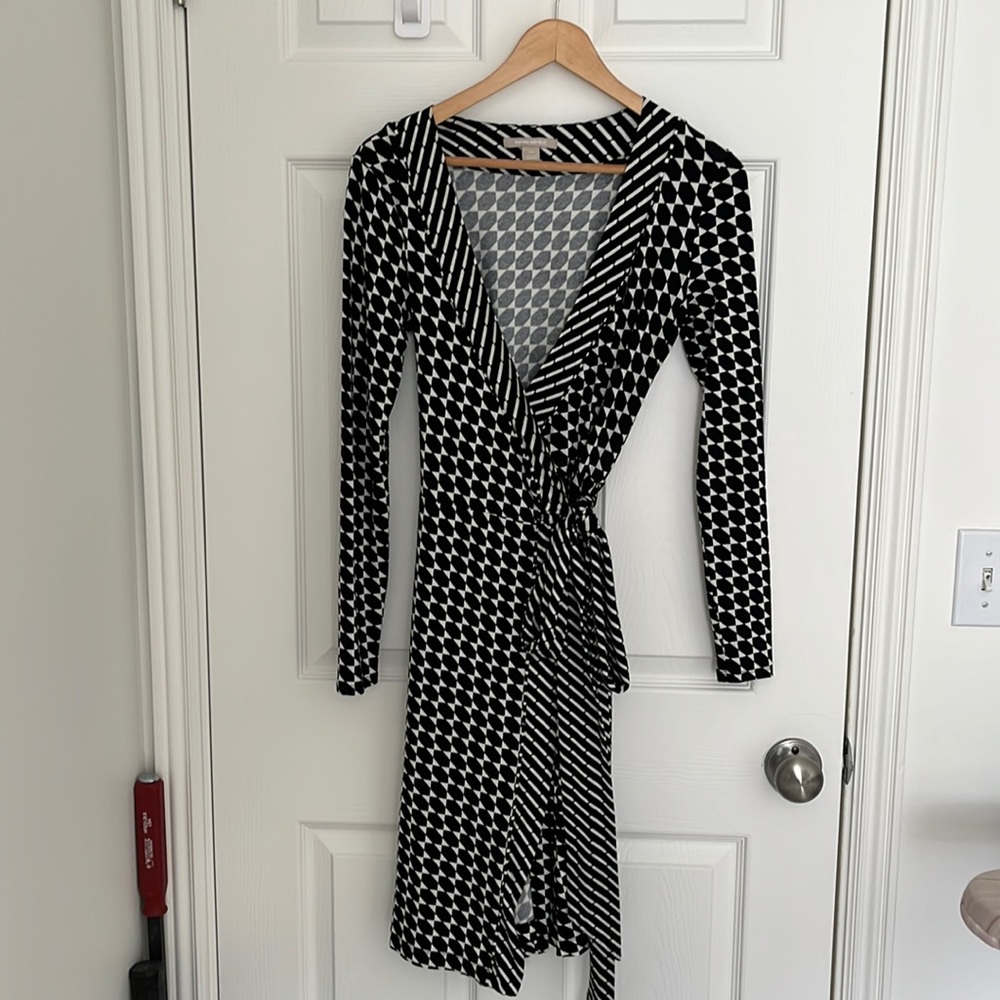 Banana Republic black and white wrap dress